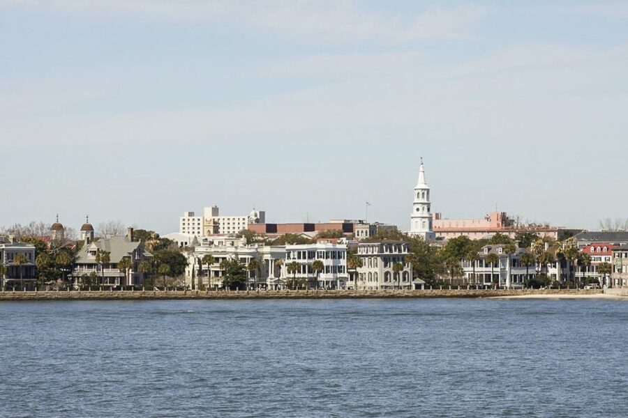Charleston: Sightseeing Harbor Tour & Dolphin Watch - Castle Pinckney and the smaller stories