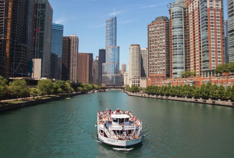 Chicago: 1.5-Hour Lake and River Architecture Cruise - From Michigan Avenue to the Main Branch