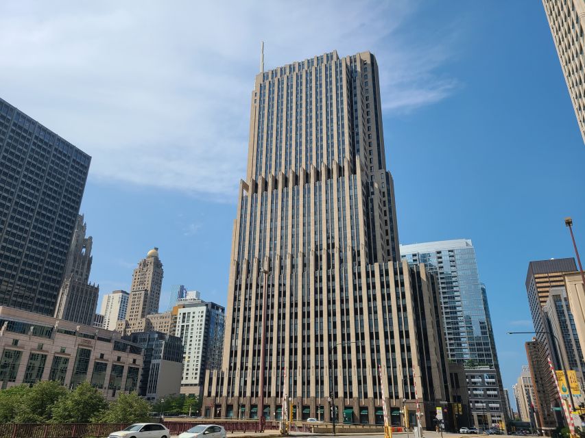 Chicago: 45-Minute Family-Friendly Architecture River Cruise - The guide style and the family factor