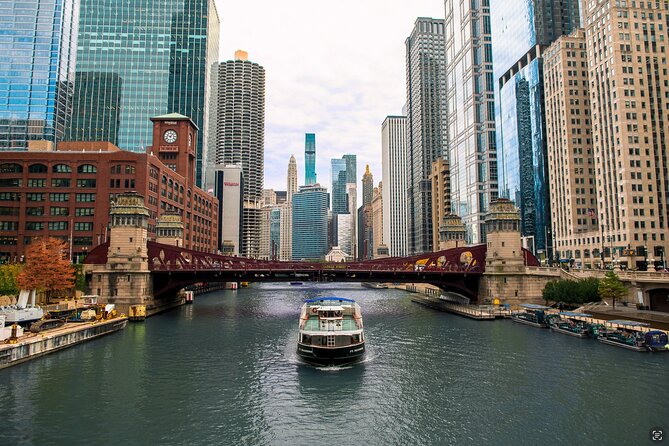 Chicago Architectural River Cruise - River East Plaza and the first view from the boat