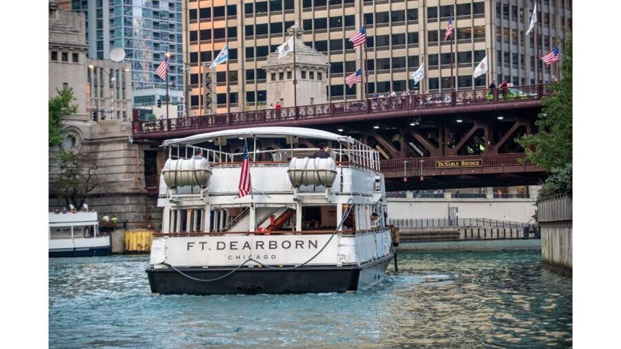 Chicago: Architecture Boat Tour with Drinks - The Main Branch and Chicago’s famous skyline