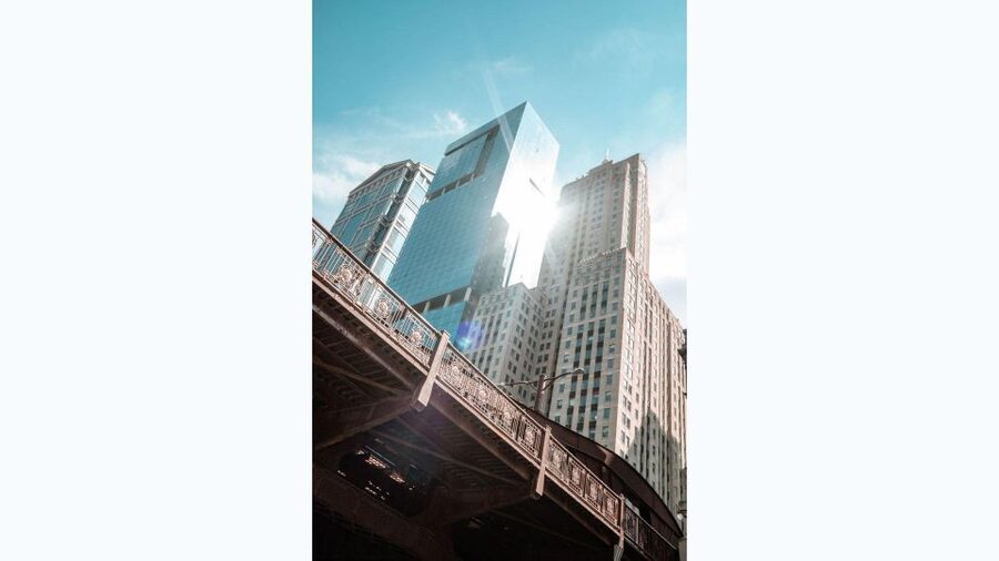 Chicago: Architecture Boat Tour with Drinks - Setting out from Ogden Slip at 465 N. McClurg Court