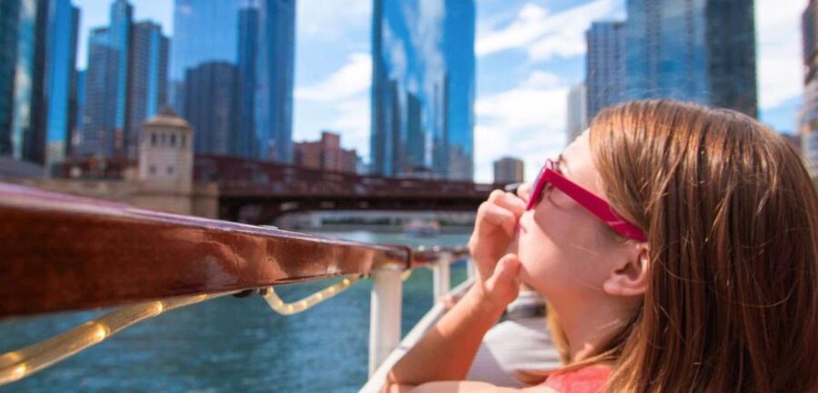 Chicago: Architecture Center Cruise on Chicago's First Lady - Why the Chicago River is the right classroom