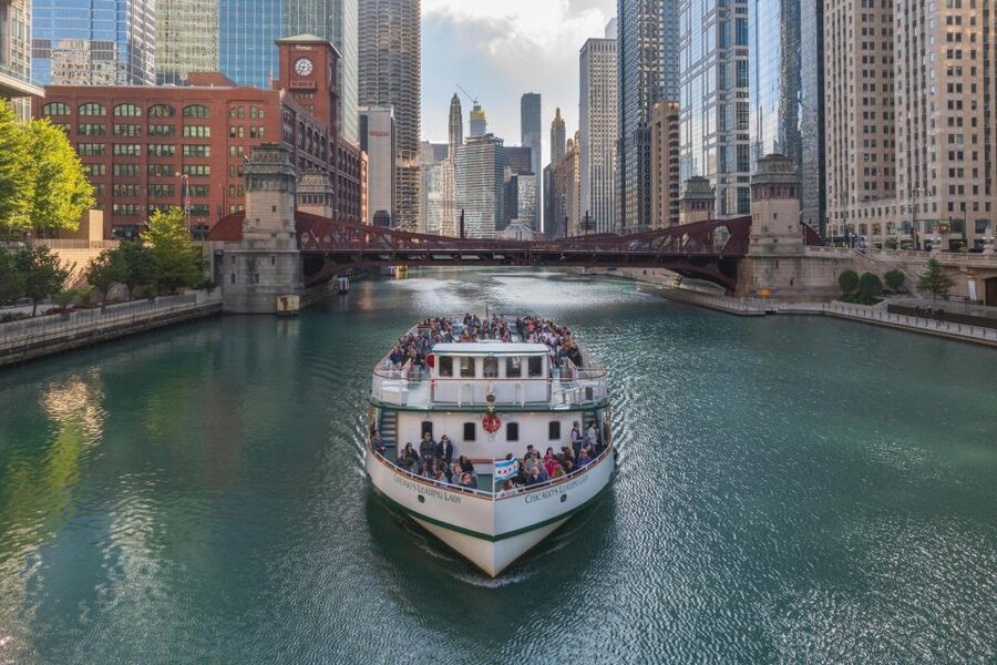 Chicago: Architecture Center Cruise on Chicago's First Lady - Thirteen bascule bridges and the engineering story