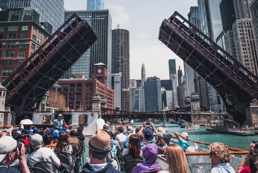 Chicago: Architecture Center Cruise on Chicago's First Lady - Sunset, weather, and the best time to go