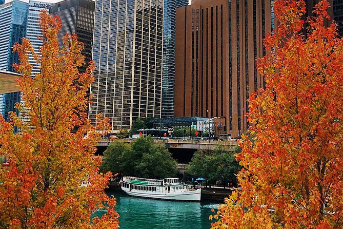 Chicago Architecture Center River Cruise aboard First Lady - The Chicago River: industry, bridges, and a changing city
