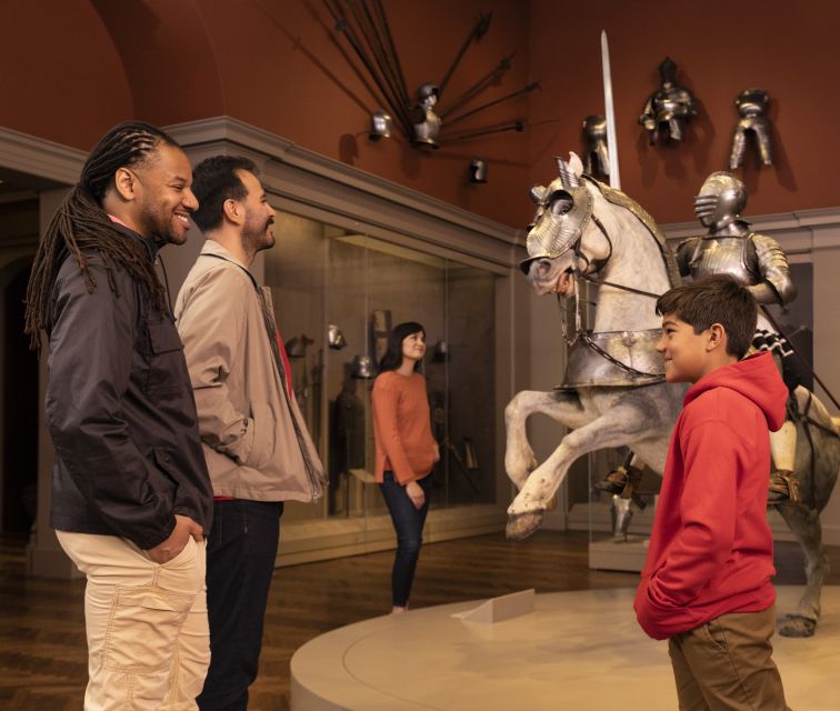 Chicago: Art Institute of Chicago Fast-Pass Ticket - A useful app, free tours, and family activities
