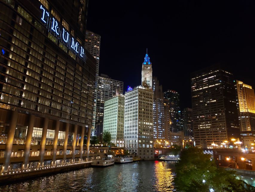 Chicago by Night River and Lake Cruise - The guides can make or break the evening
