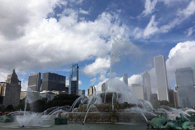 Chicago City Minibus Tour - Neighborhood snapshots: Lincoln Park and the Gold Coast