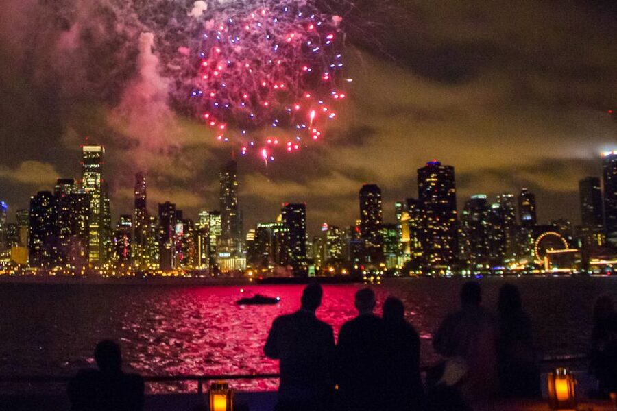 Chicago: Fireworks Cruise with Lake or River Viewing Options - How the guides affect the evening