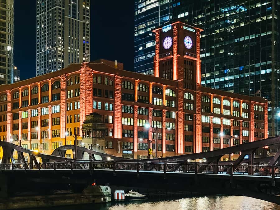 Chicago: Fireworks Cruise with Lake or River Viewing Options - Passing through the Chicago Lock System