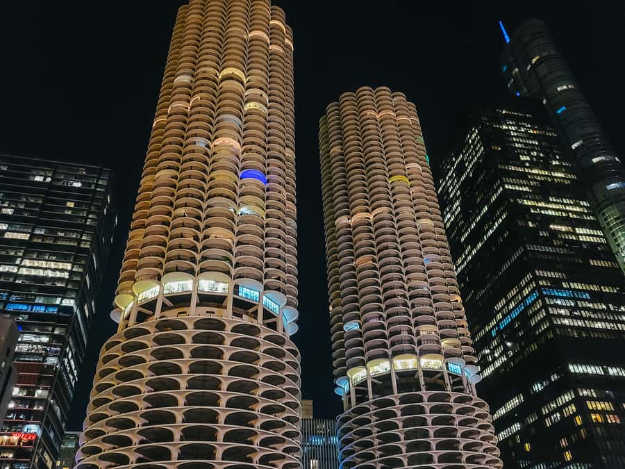 Chicago: Fireworks Cruise with Lake or River Viewing Options - The bar, food, and onboard comfort