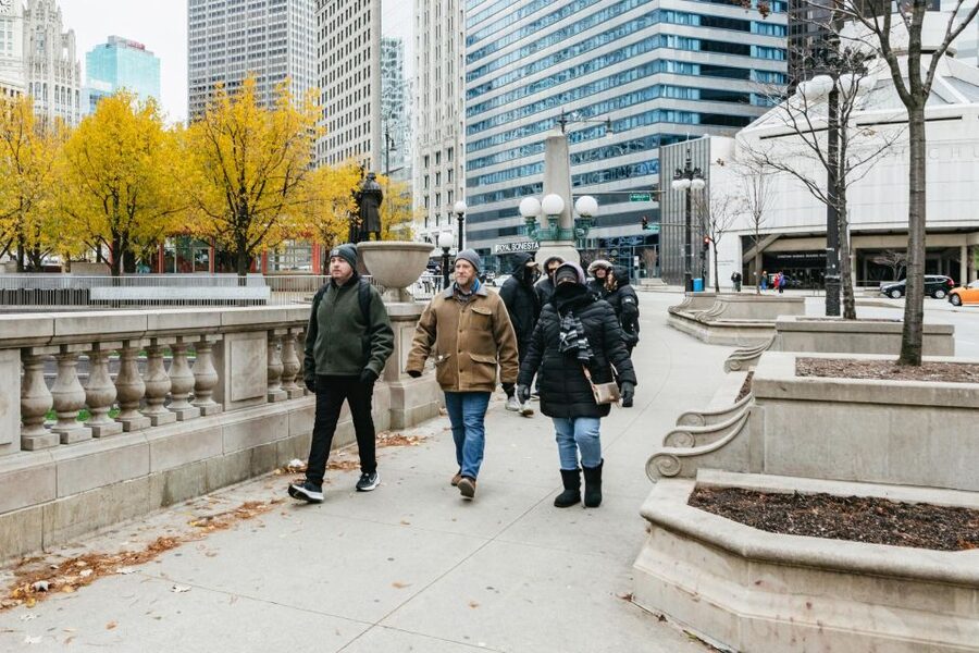 Chicago: Gangsters and Ghosts Guided Walking Tour - Cloud Gate and the Art Institute connection