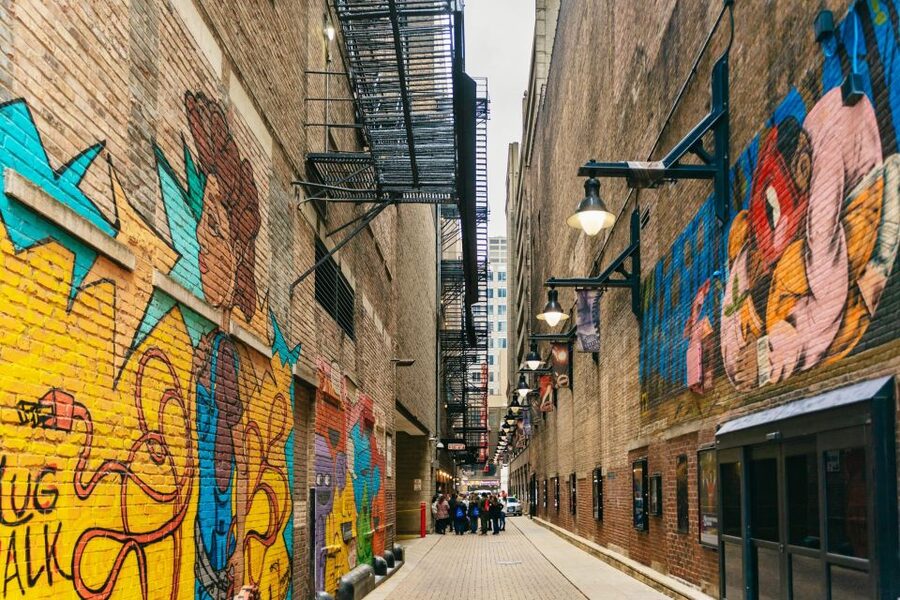 Chicago: Gangsters and Ghosts Guided Walking Tour - The Congress Hotel and the 12th-floor stories