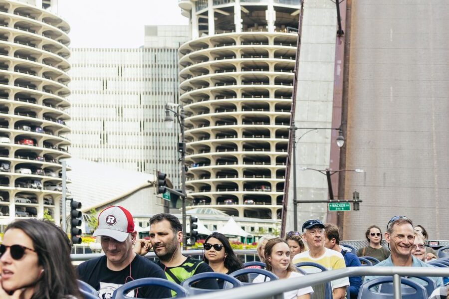 Chicago: Hop-on Hop-off Sightseeing Tour by Open-top Bus - Digital commentary, live guides, and walking tours