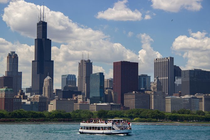 Chicago Lake and River Architecture Tour - Starting at Wendella’s Michigan Avenue dock