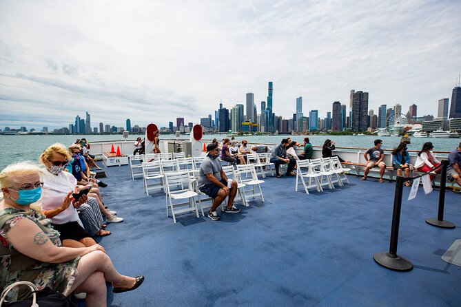 Chicago Lake and River Architecture Tour - The Chicago River: close views and city stories