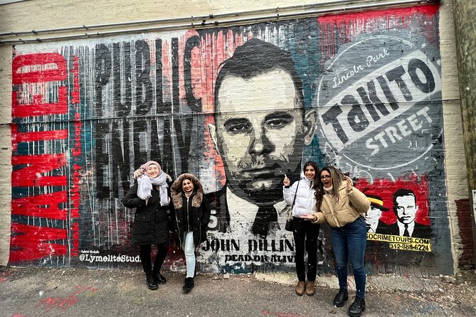Chicago Night Crimes Tour by Bus - Biograph Theatre and the Lincoln Park connection
