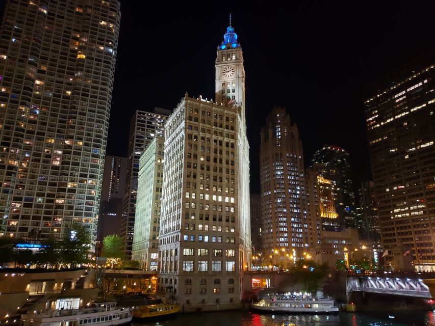 Chicago River: 1.5-Hour Guided Architecture Cruise - Aon Center, NBC Tower, and the modern skyline
