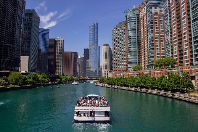 Chicago River 45-Minute Architecture Tour from Magnificent Mile - Meeting at the Wrigley Building