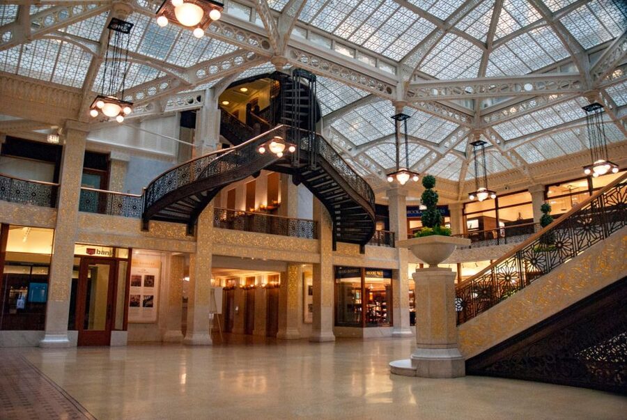 Chicago: Secret Interiors Architecture Walking Tour - South LaSalle Street and the Loop’s first impressions