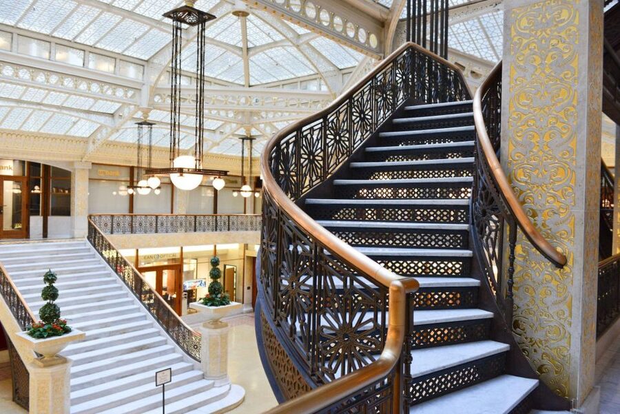 Chicago: Secret Interiors Architecture Walking Tour - The Field Building and Chicago’s commercial confidence