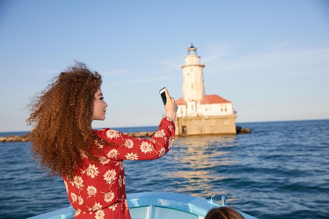 Chicago Sightseeing River and Lake Cruise - Guides, narration, and the feel on board