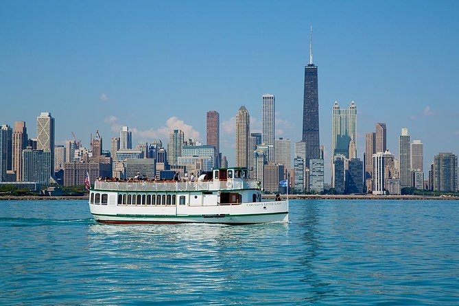 Chicago Sightseeing River and Lake Cruise - Navy Pier, Museum Campus, and Soldier Field