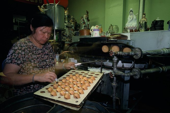 Chinatown Walking Tour: Food, History & Flavor - The Golden Gate Fortune Cookie Factory