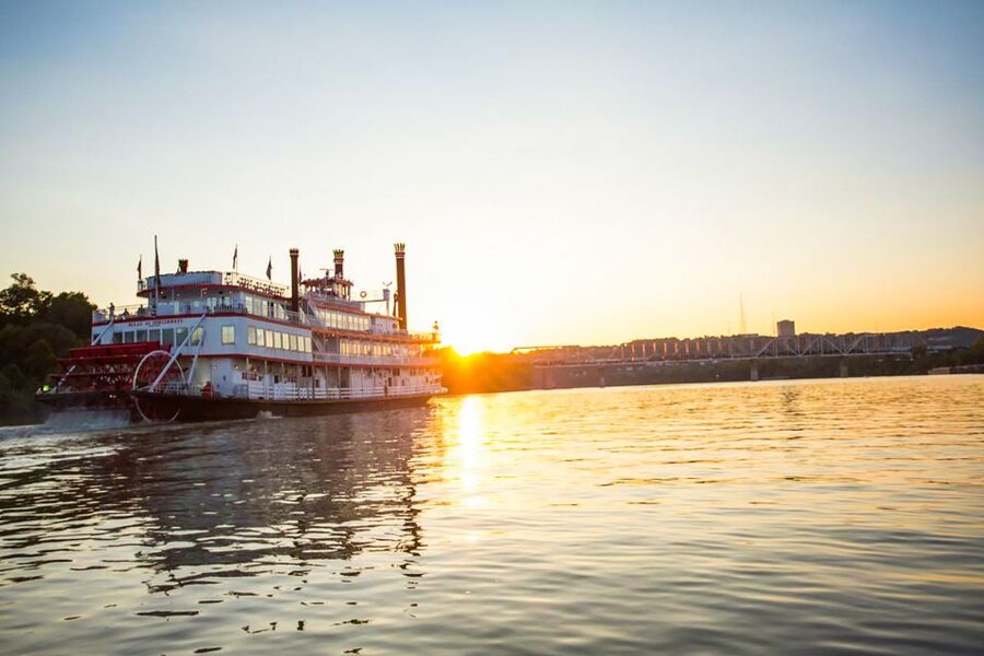 Cincinnati: Riverboat Cruise with Lunch and Entertainment - Why this two-hour cruise works so well