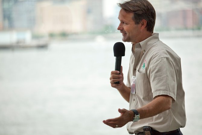 Circle Line: 2.5hr - Complete Manhattan Island Cruise - Pier 83 puts you on the Hudson River