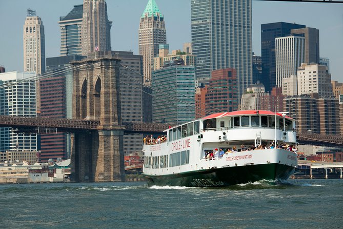 Circle Line: 2.5hr - Complete Manhattan Island Cruise - The Statue of Liberty is the visual high point
