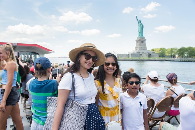 Circle Line: 2.5hr - Complete Manhattan Island Cruise - Food, Wi-Fi, and the practical comforts