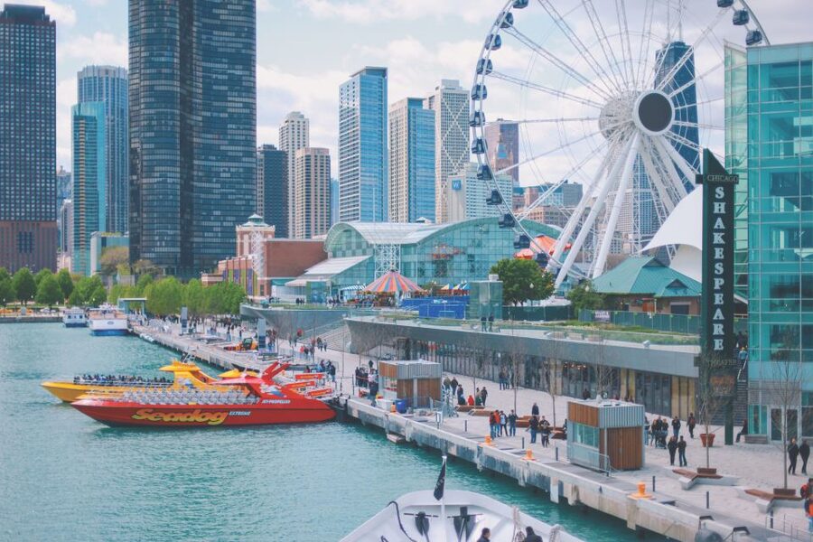 City Cruises Chicago: Seadog Lakefront Speedboat Ride - The guide can make or break the half-hour