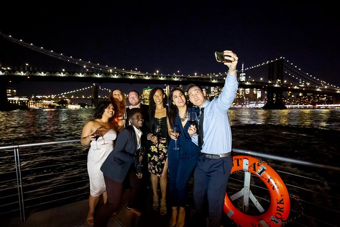 City Cruises New York: Bateaux Premier Dinner Cruise - What comes to the table