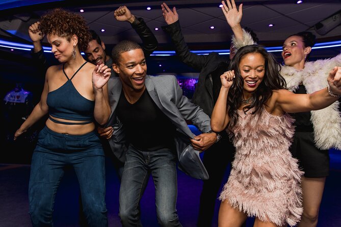 City Cruises New York: Bateaux Premier Dinner Cruise - Live music and the mood onboard