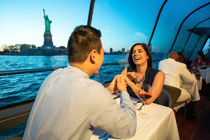 City Cruises New York: Bateaux Premier Dinner Cruise - One World Trade Center and Lower Manhattan