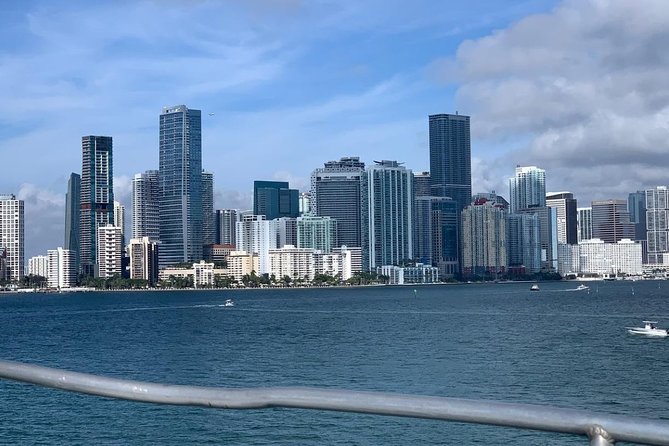 City Half Day Tour of Miami by Bus with Sightseeing Cruise - Bayside Marketplace and the return problem
