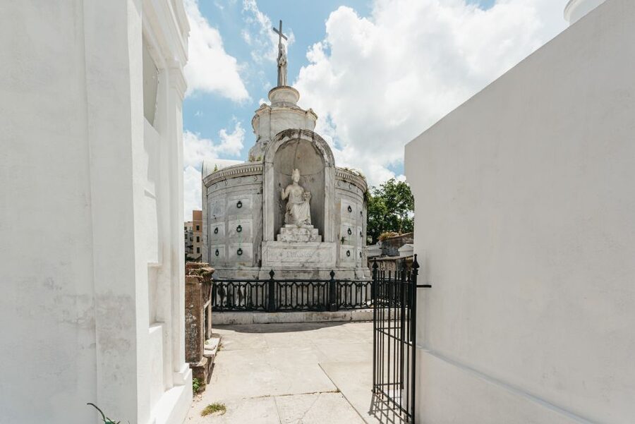 City Sightseeing New Orleans HOHO Bus Tour & Bookable Extras - Stops 7 to 9: Caesars, Lafayette Square, and St. Charles Avenue
