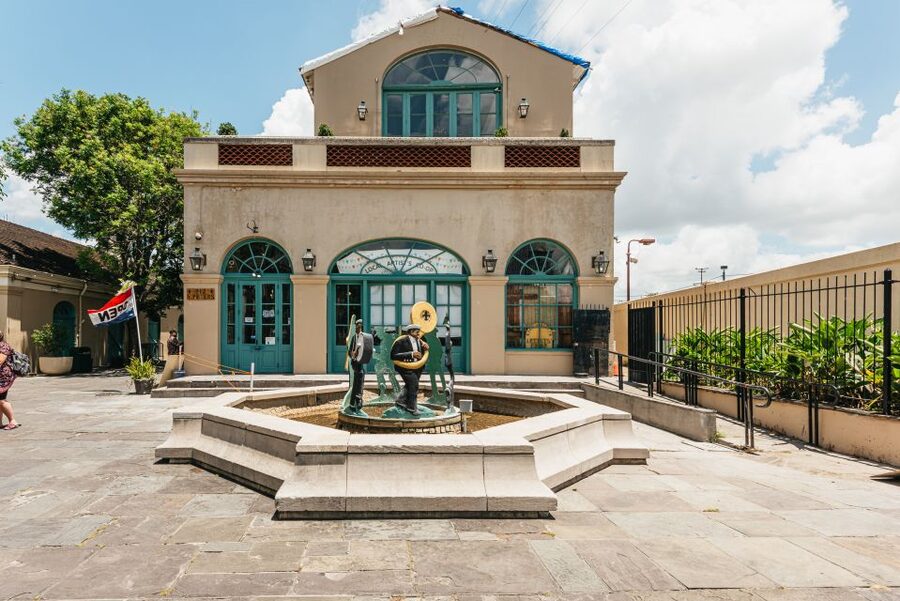 City Sightseeing New Orleans HOHO Bus Tour & Bookable Extras - Stops 10 to 15: Museums, Magazine Street, and the Garden District