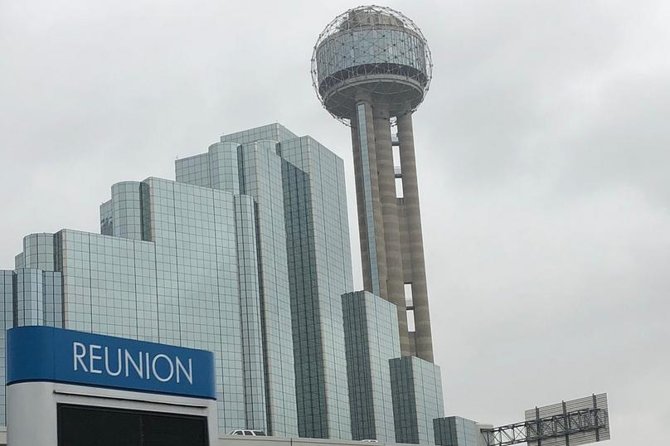 Dallas' Reunion Tower GeO-Deck Observation Ticket - Walking outside around the tower