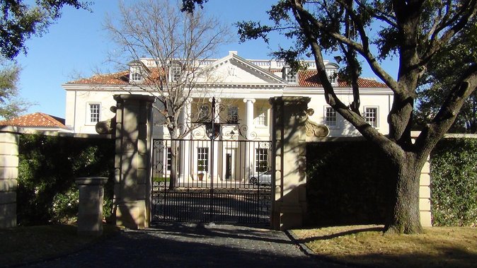 Dallas sightseeing tour - The Kennedy sites require attention