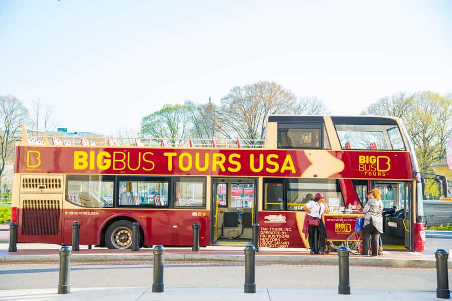 DC: Hop-on Hop-off Tour by Open-top Bus with 17 Stops - Smithsonian museums, Chinatown, and Ford’s Theatre