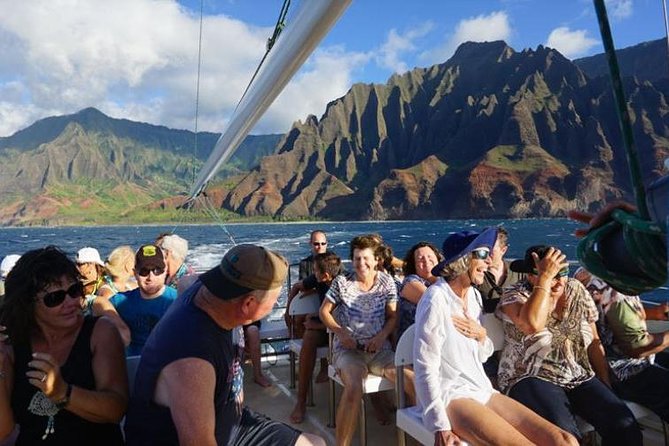 Deluxe Na Pali Sunset Tour on the Lucky Lady - Key points to know before you book