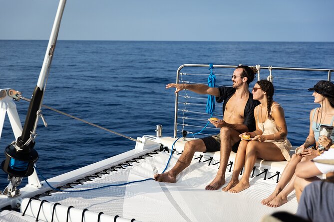 Deluxe Sail & Snorkel to the Captain Cook Monument - Why this Kona cruise is more than a ride to the reef