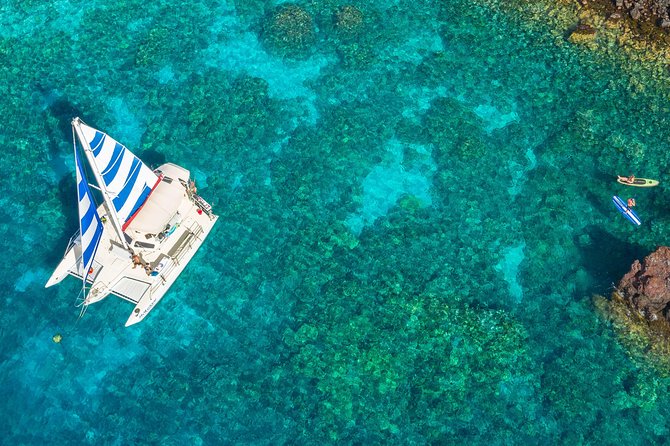 Deluxe Sail & Snorkel to the Captain Cook Monument - Stop two: Captain Cook Monument in Kealakekua Bay