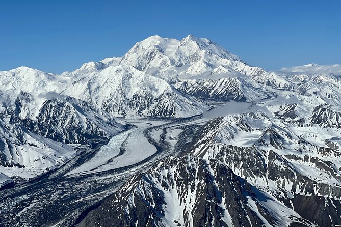 Denali Peak Sightseeing by Plane - The first views: rivers, ridges, and Polychrome Mountains