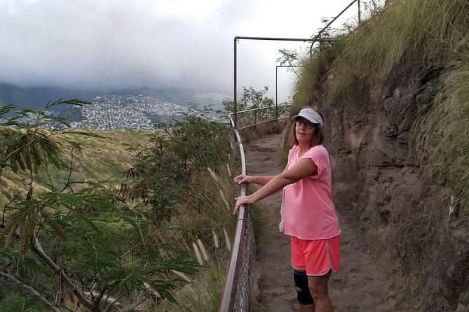 Diamond Head Crater - The summit views over Honolulu and the Pacific