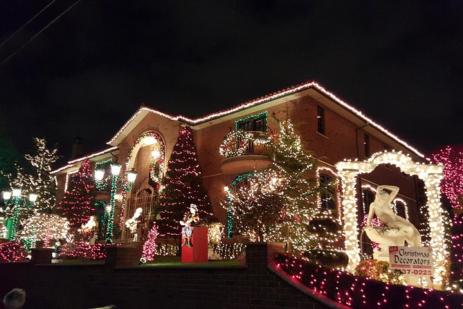 Dyker Heights Brooklyn Christmas Lights Tour - Meeting near Times Square and riding to Brooklyn