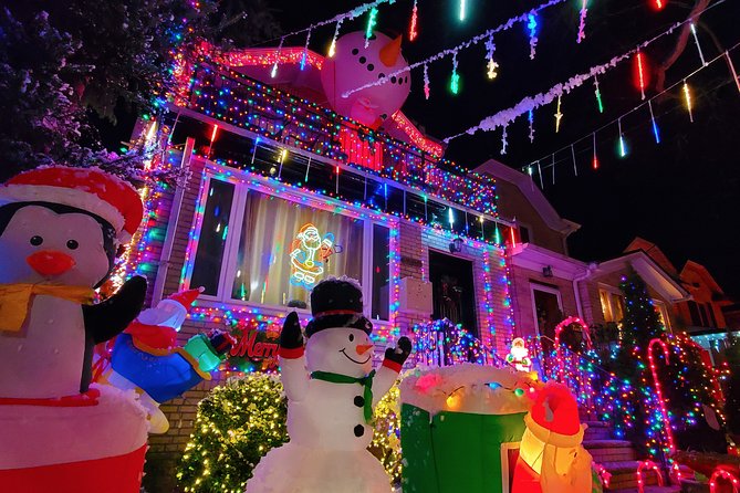Dyker Heights Christmas Lights Guided Tour - What to wear and bring for the outdoor hour